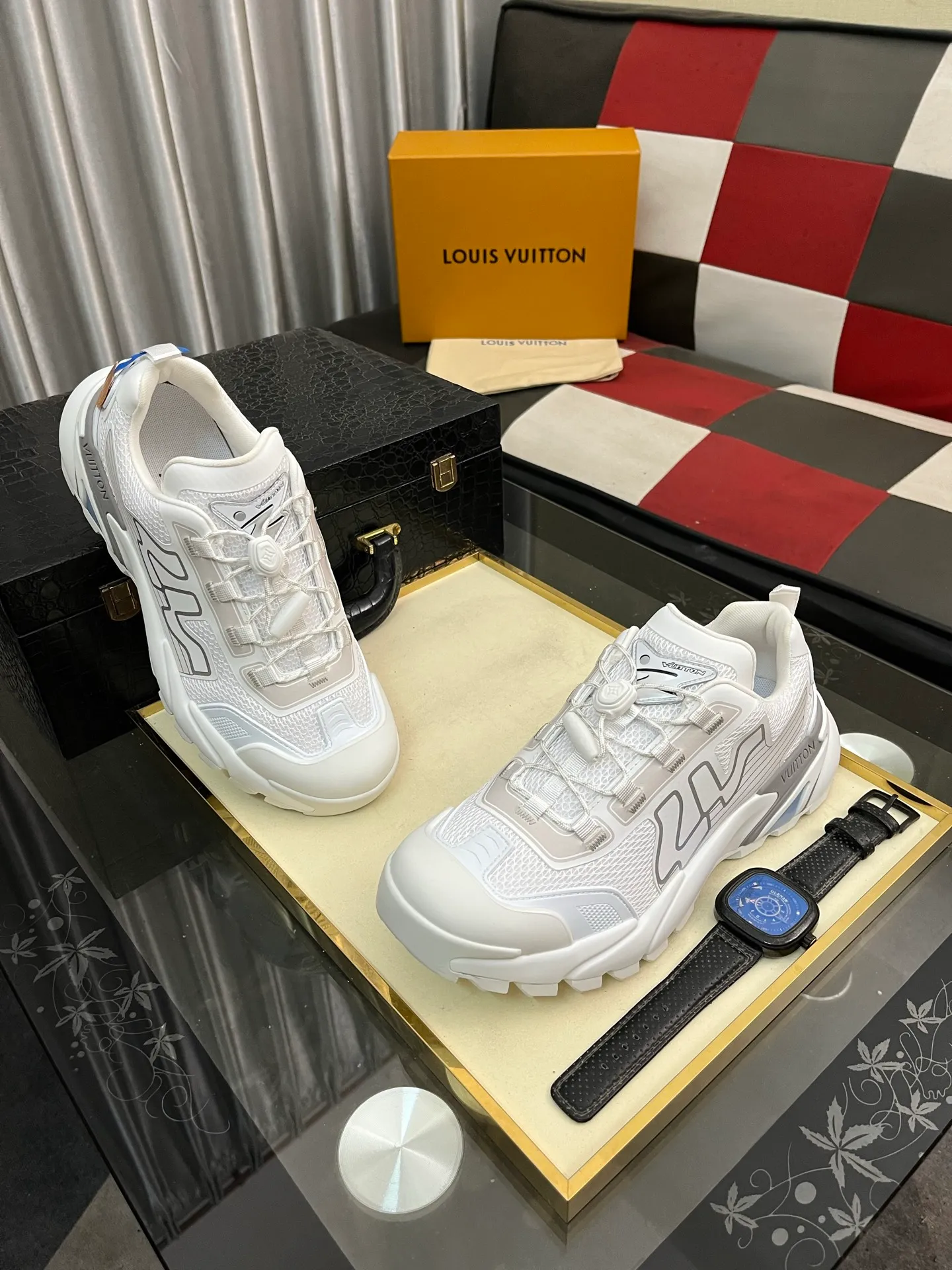 Men's shoes 💰780⌚️⌚️Top version [LOUIS VUITTON] Couple 🧑‍🤝‍🧑 Craftsman style Counter series (original order) New style 🍀LV Louis Vuitton - Top version LV classic high-top trendy shoes! Made of imported original craft calfskin, original breathable lining, and original wear-resistant, lightweight, high-end TPU outsole! High quality products! Code number: 36-457️⃣Colors available